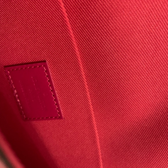 Louis Vuitton Valentines Day Vernis Pouchette Felicie - Picture 6 of 15